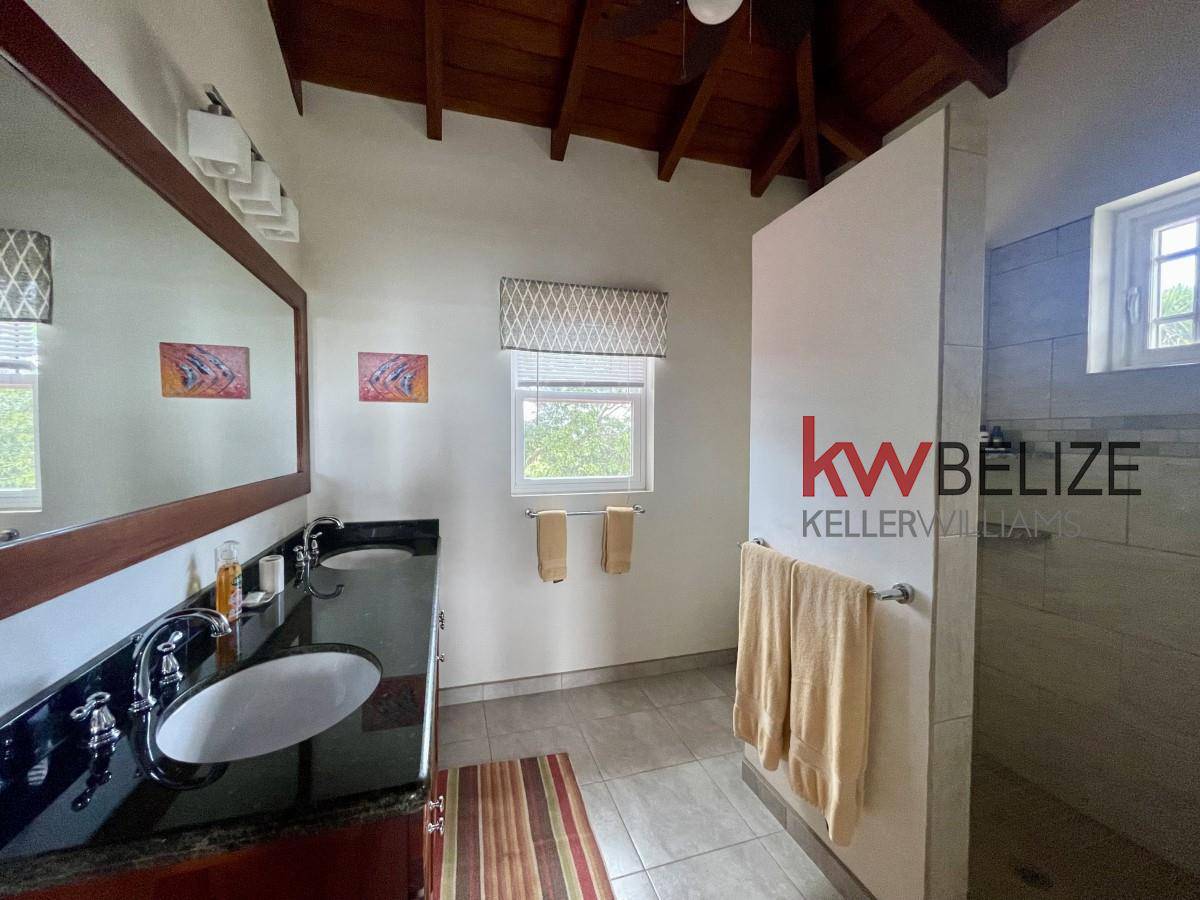 Luxury Beach Estate with 1.0 Acre on the Sea Placencia Stann Creek District