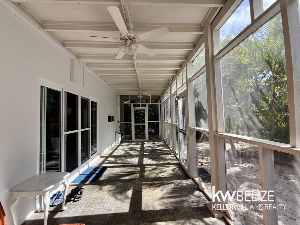 1152 Placencia Road Placencia Stann Creek District