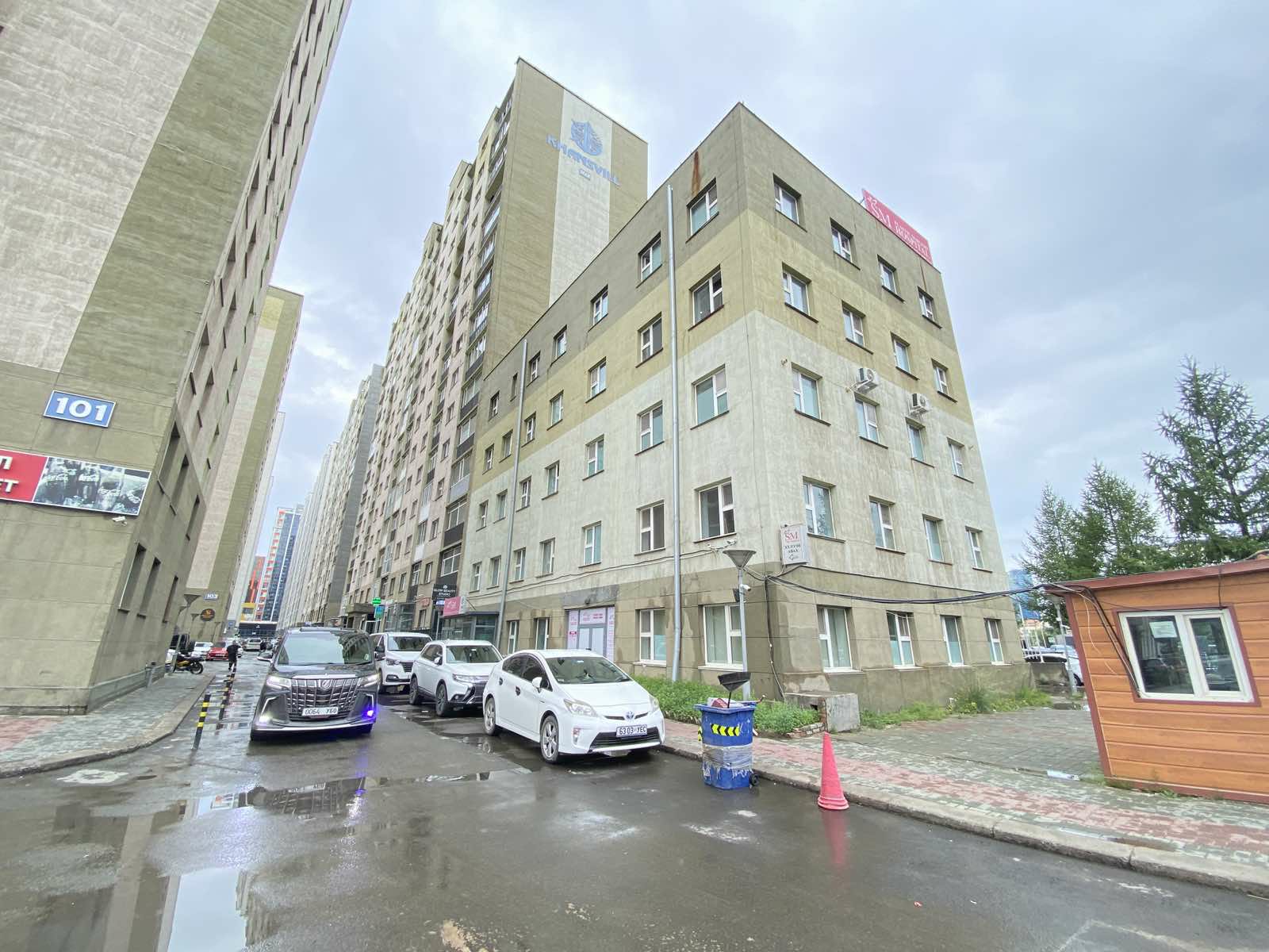 1490m² building for sale