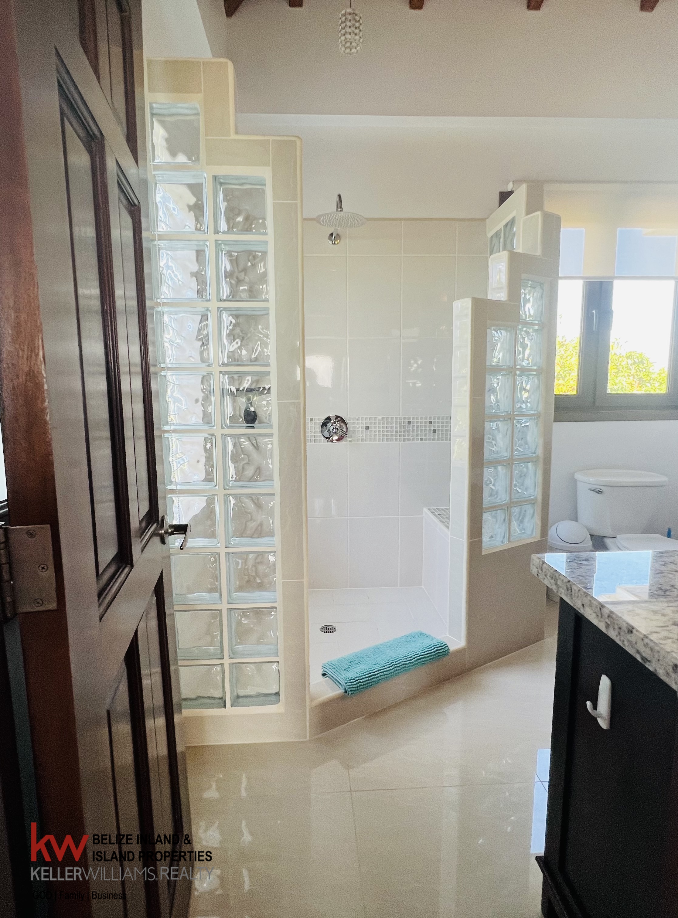 98 Placencia Rd #North Plantation Placencia Village Stann Creek District