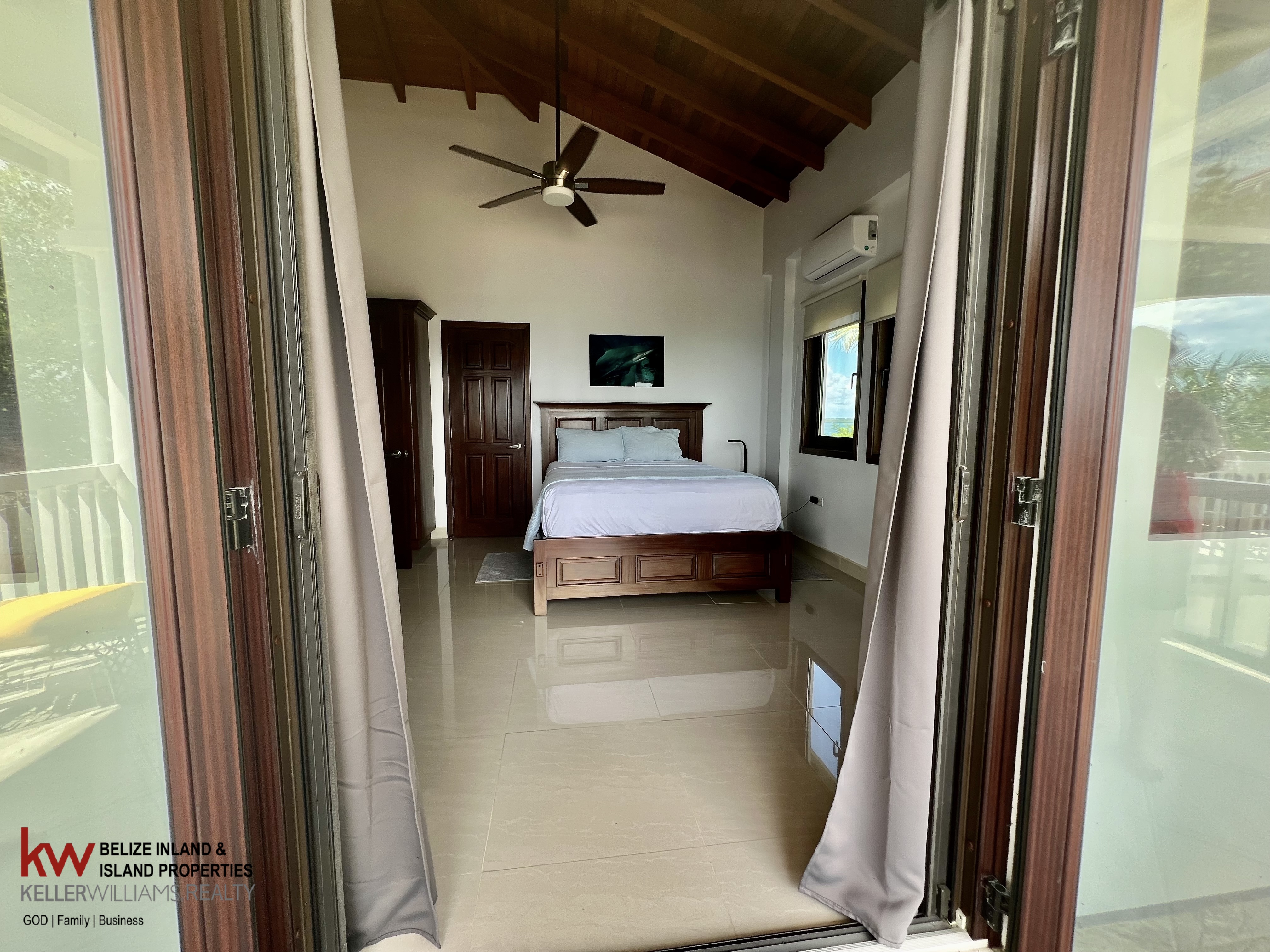 98 Placencia Rd #North Plantation Placencia Village Stann Creek District