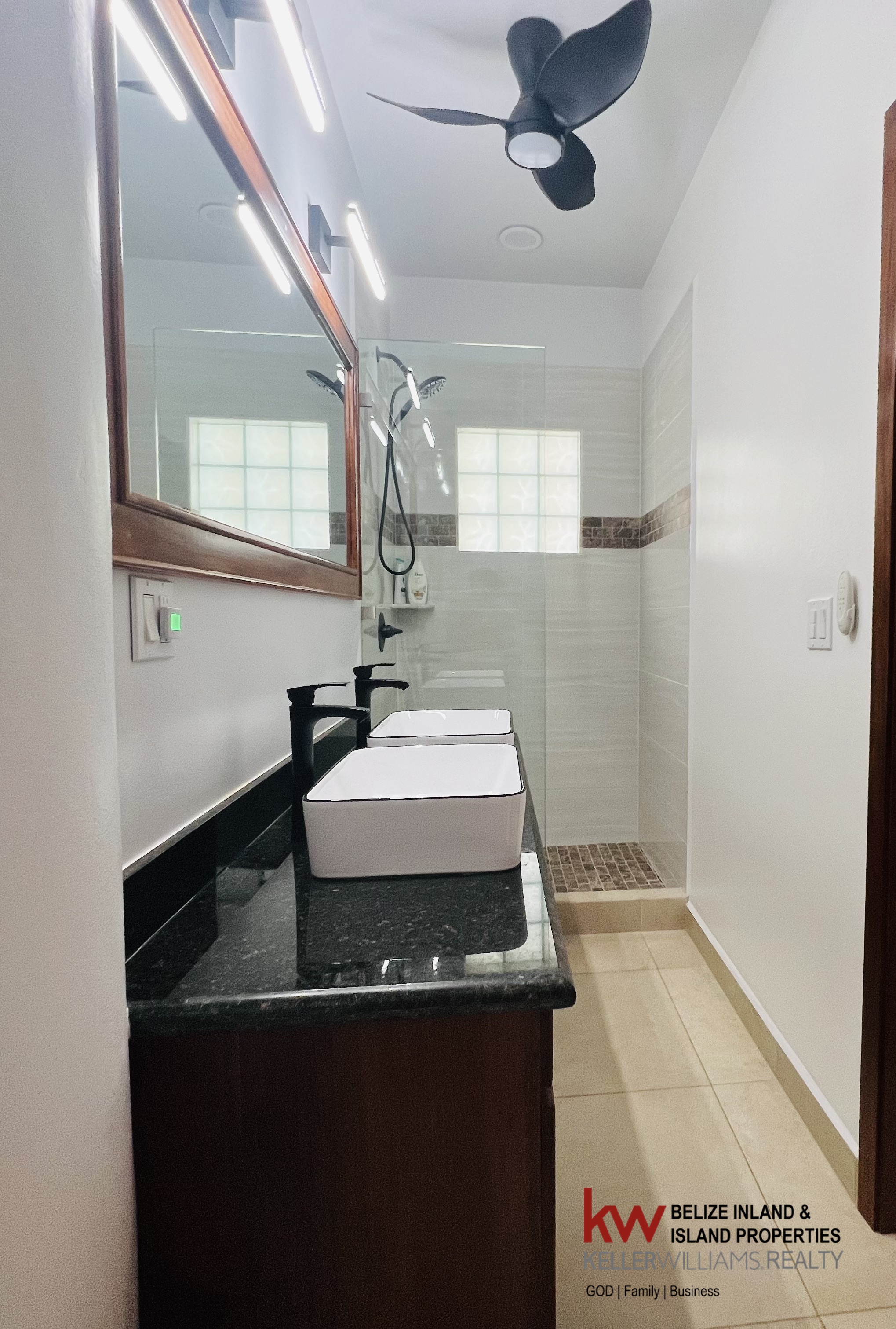 98 Placencia Rd #North Plantation Placencia Village Stann Creek District