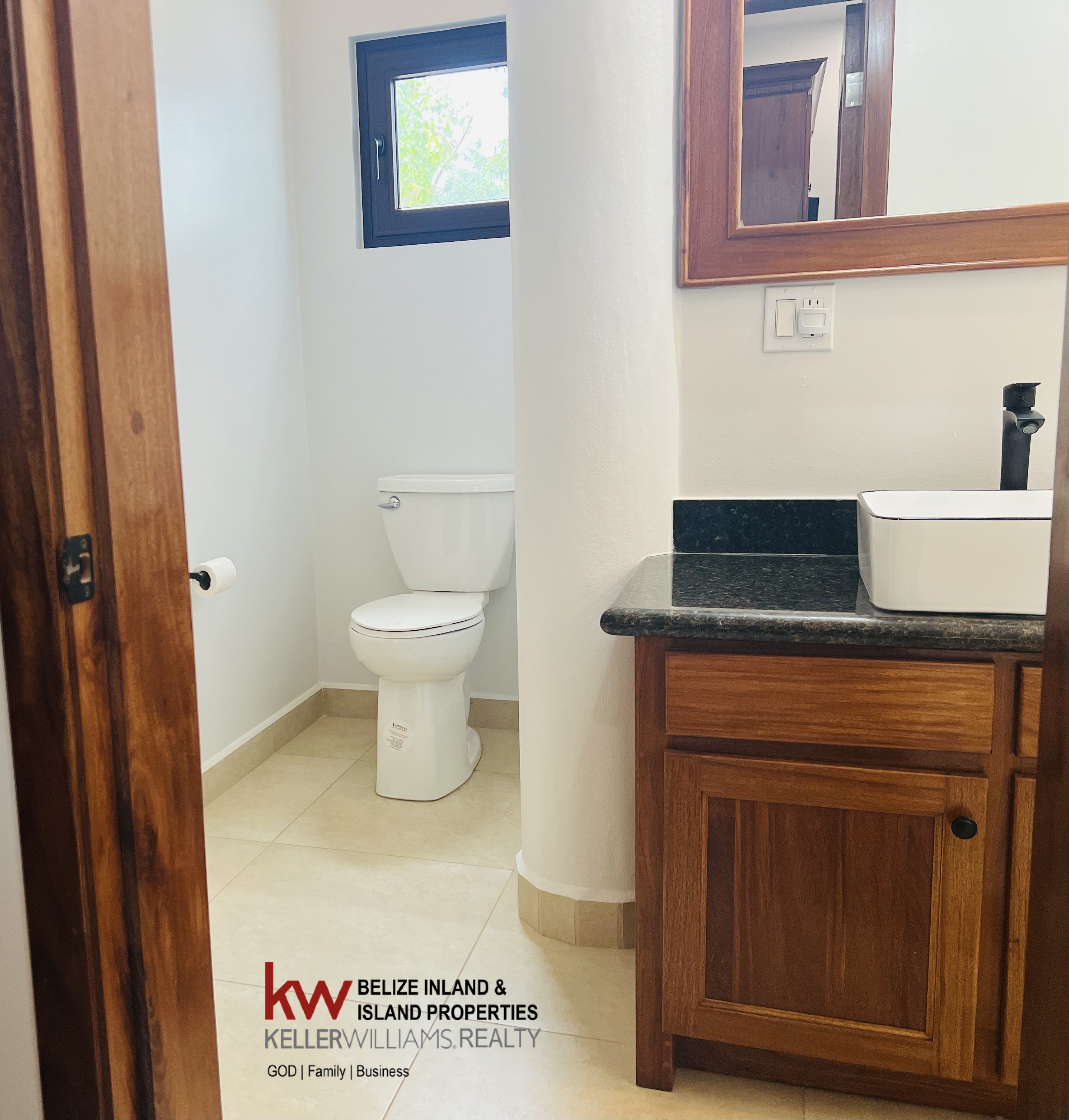 98 Placencia Rd #North Plantation Placencia Village Stann Creek District