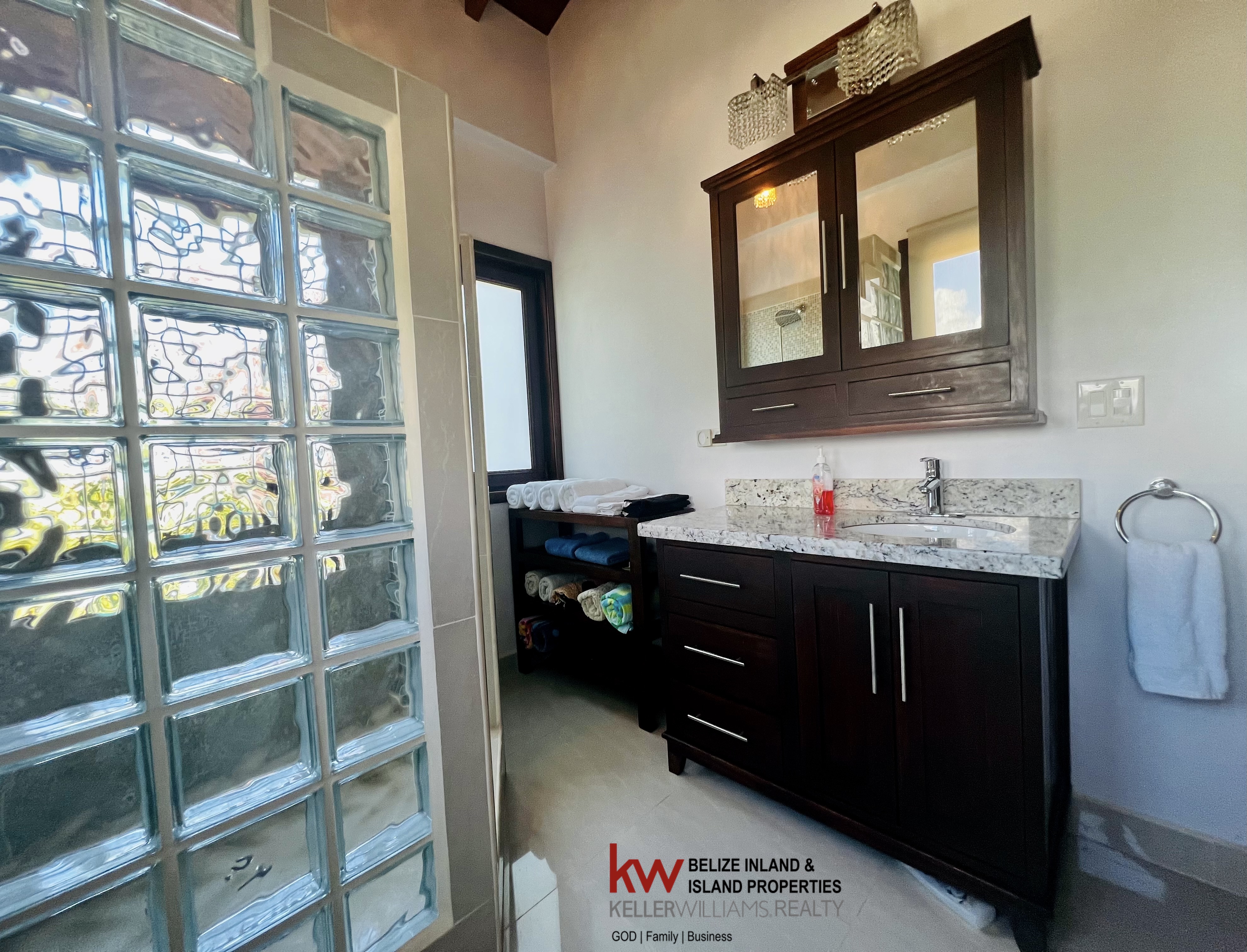 98 Placencia Rd #North Plantation Placencia Village Stann Creek District