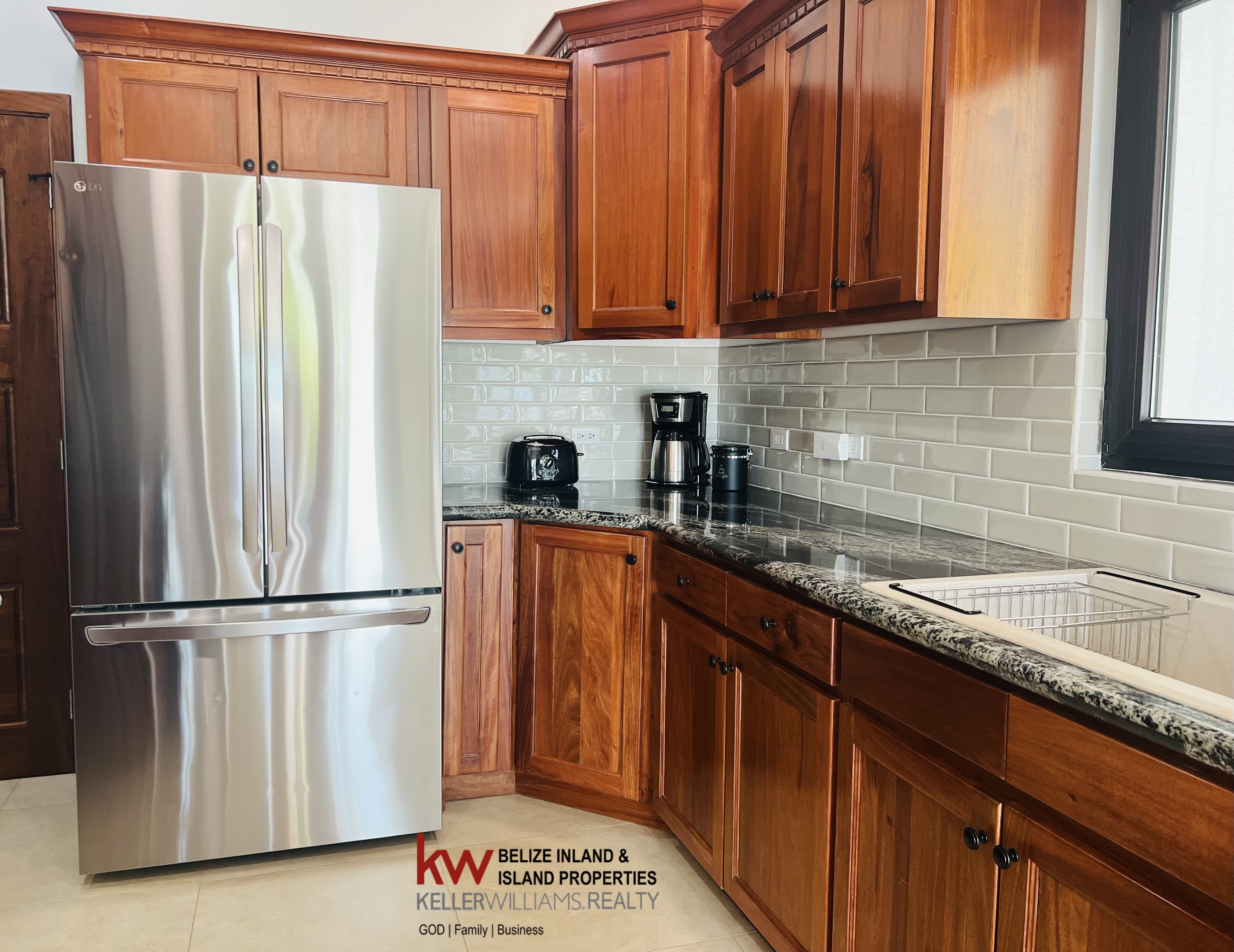 98 Placencia Rd #North Plantation Placencia Village Stann Creek District