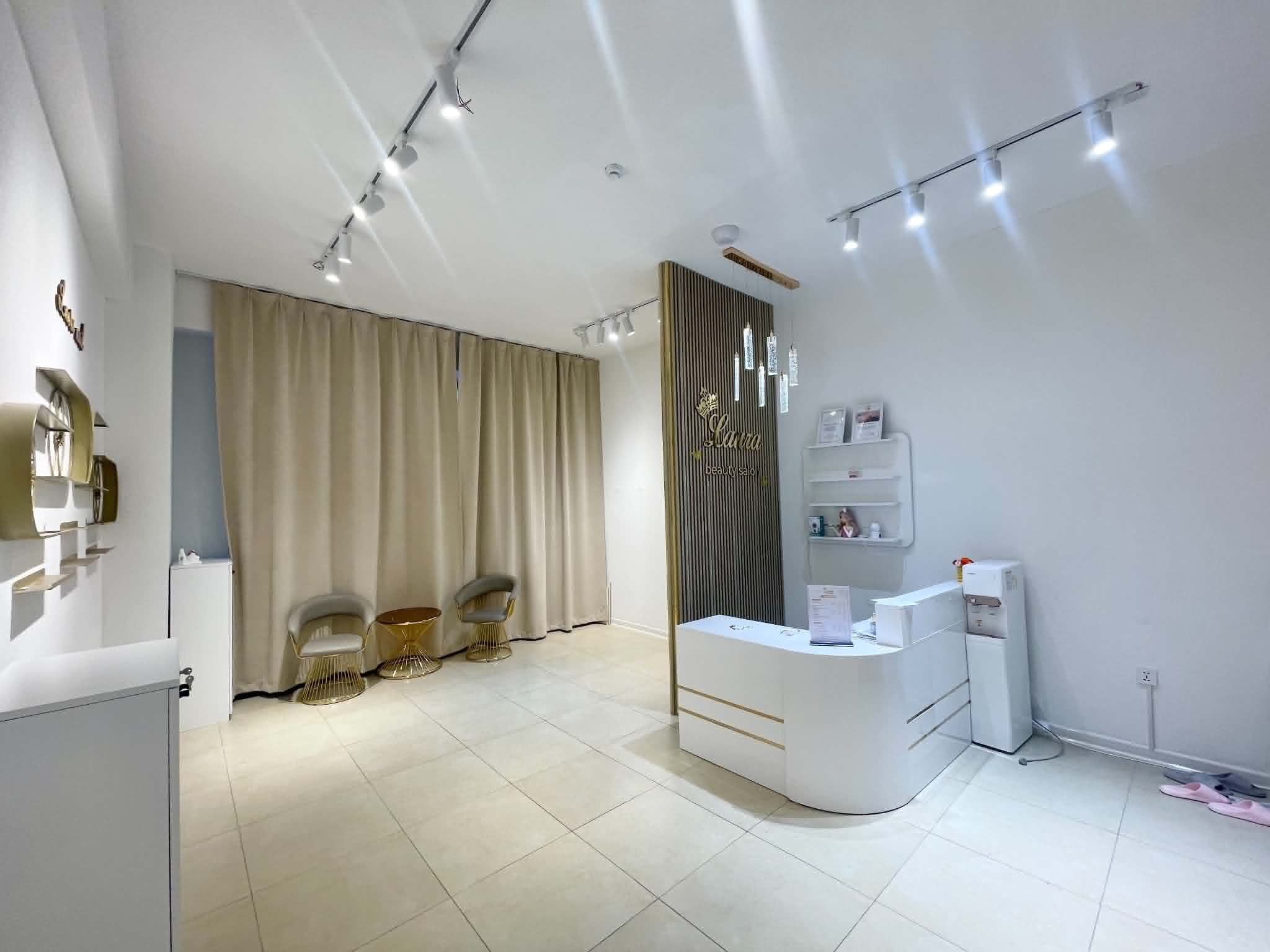 83m² commercial space for sale — 3