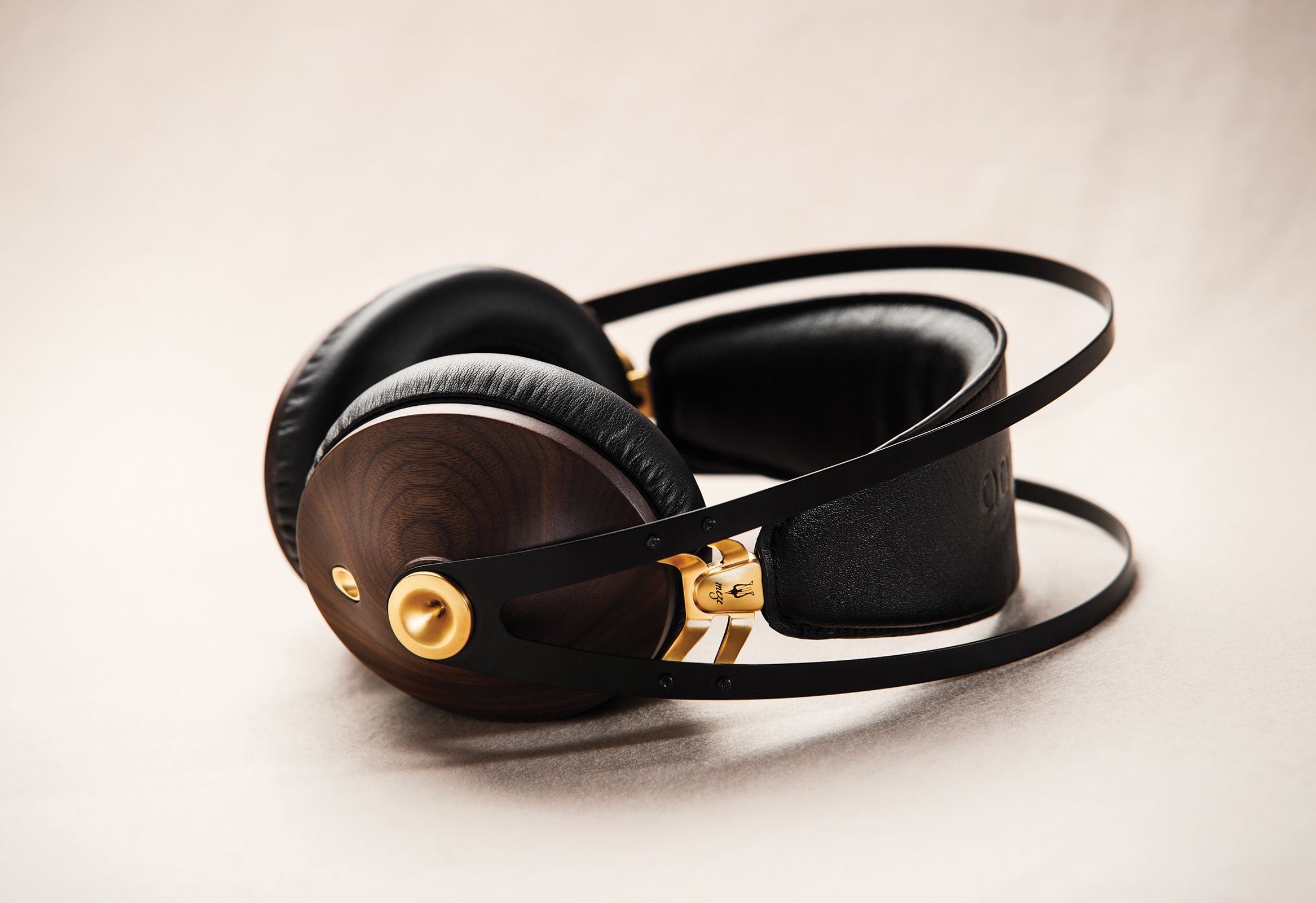 Meze Audio 99CLASSICS Walnut Gold | オーディオサブスク ONZO