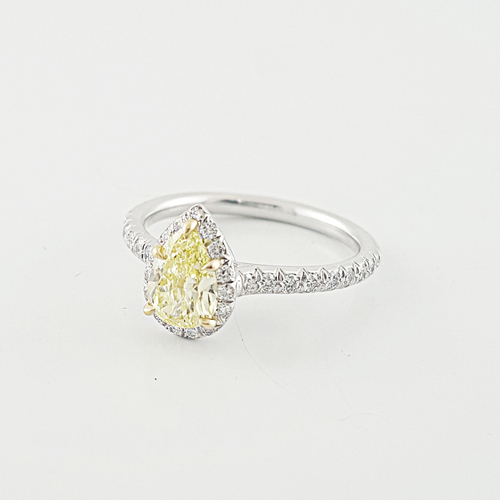 soleste pear engagement ring