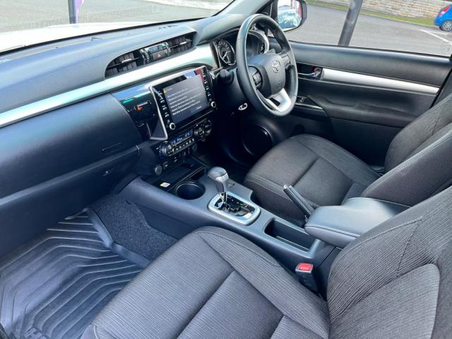 TOYOTA HILUX SR5 (4x4) GUN126R