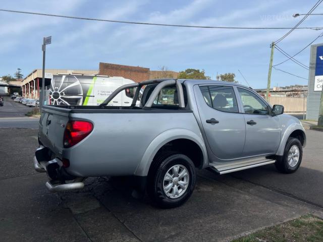 MITSUBISHI TRITON GL-R (4X4) MN MY11