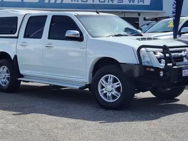 FULL FIELD石鯛　海王　525LGAZE 2010 Isuzu D-MAX 2010 Isuzu Dmax 4x2 Dual Cab 3.0TD