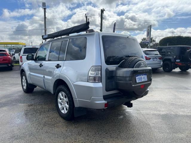 MITSUBISHI PAJERO GLX LWB (4X4) NT MY11