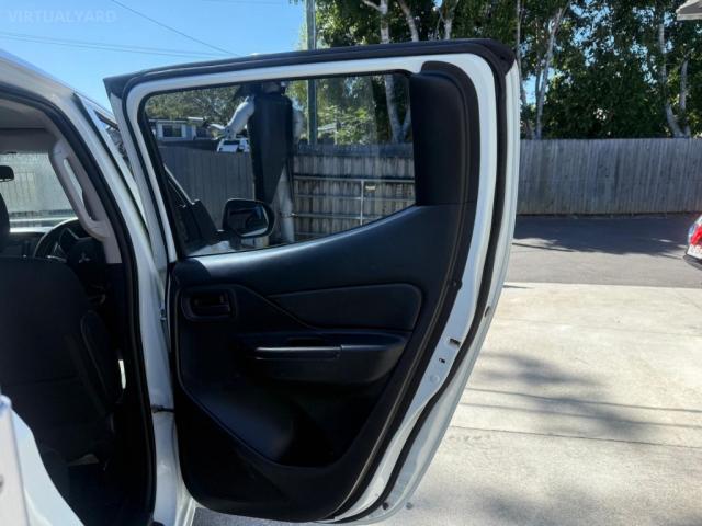 MITSUBISHI TRITON MR MY19 GLX CAB CHASSIS DOUBLE CAB 4DR MAN 6SP 4X4 1093KG 2.4DT
