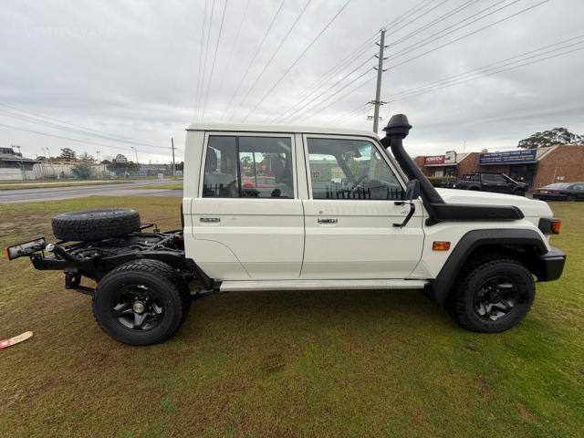 TOYOTA LANDCRUISER GXL 79 DOUBLE CAB V8 MANUAL