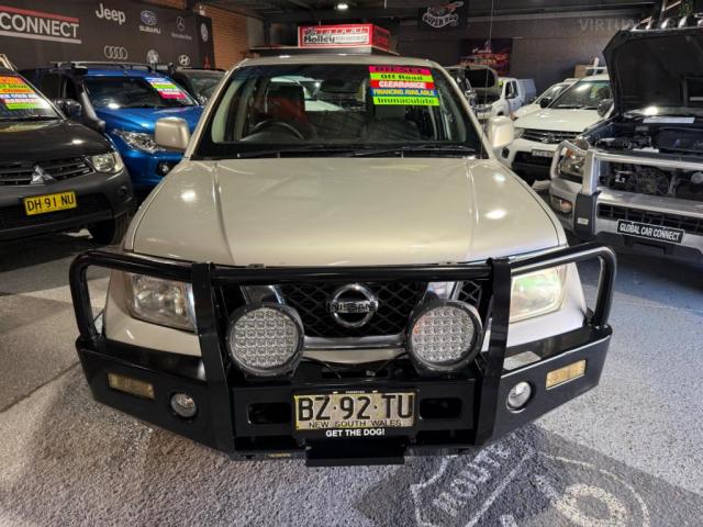 NISSAN NAVARA ST (4X4) D40