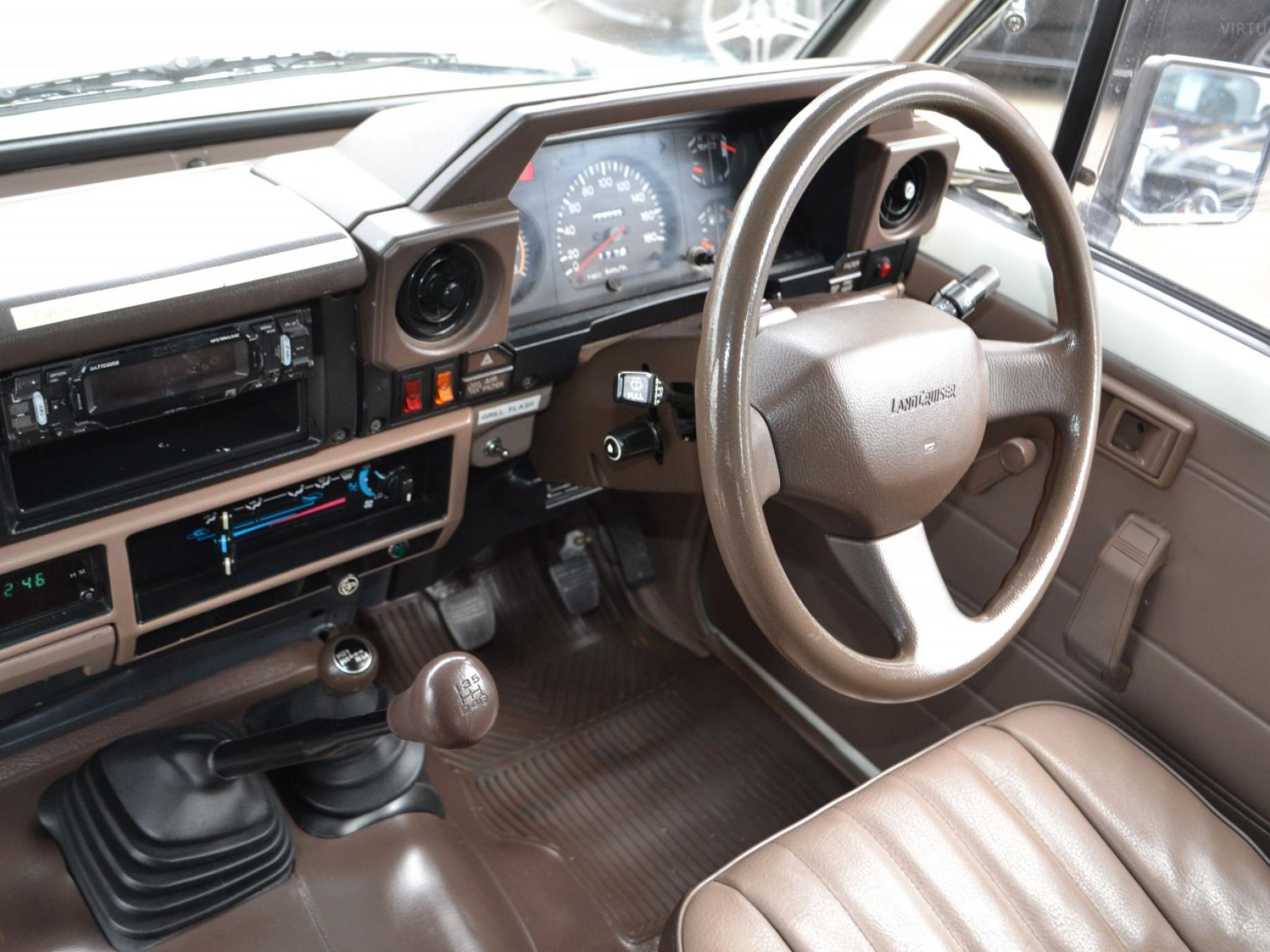 TOYOTA LANDCRUISER HZJ75RV TROOPCARRIER HARDTOP 11ST 2DR MAN 5SP, 4X4 4.2D