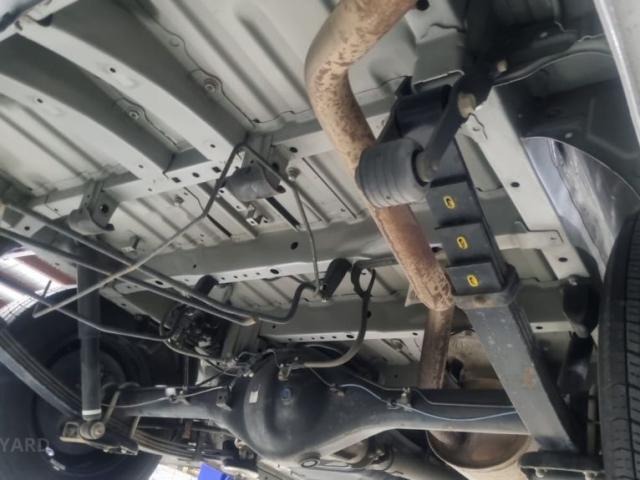 TOYOTA HIACE TRH219 6 SPEED 4X4 10 SEAT BUS