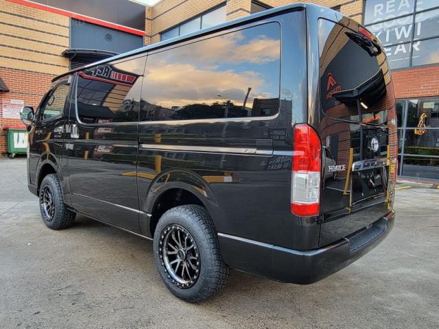 TOYOTA HIACE SUPER GL  GDH206 4X4
