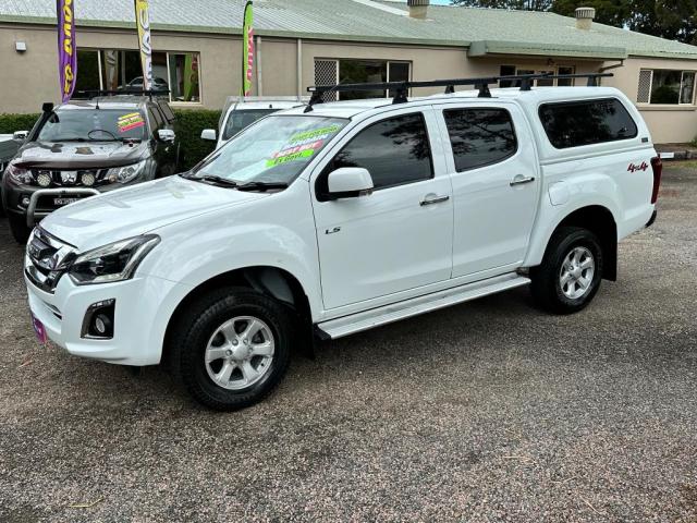 Isuzu D-MAX MY17 LS-M Utility Crew Cab 4dr Spts Auto 6sp 4x4 949kg 3.0DT