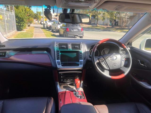 TOYOTA CROWN 4.6L V8