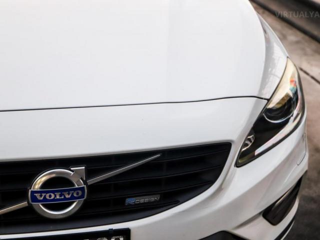 VOLVO V60 T6 R-DESIGN