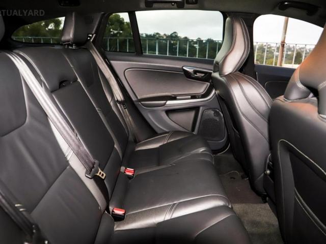 VOLVO V60 T6 R-DESIGN