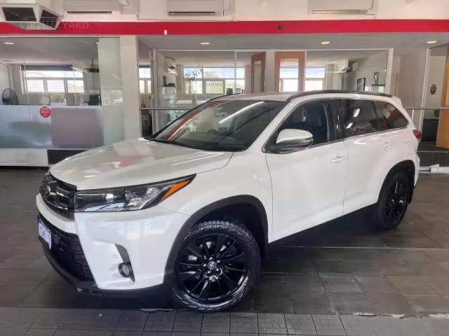 TOYOTA KLUGER BLACK EDITION AWD 