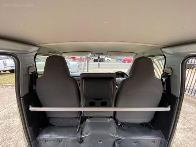 TOYOTA HIACE DX