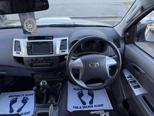 TOYOTA HILUX SR5 (4x4) KUN26R MY12