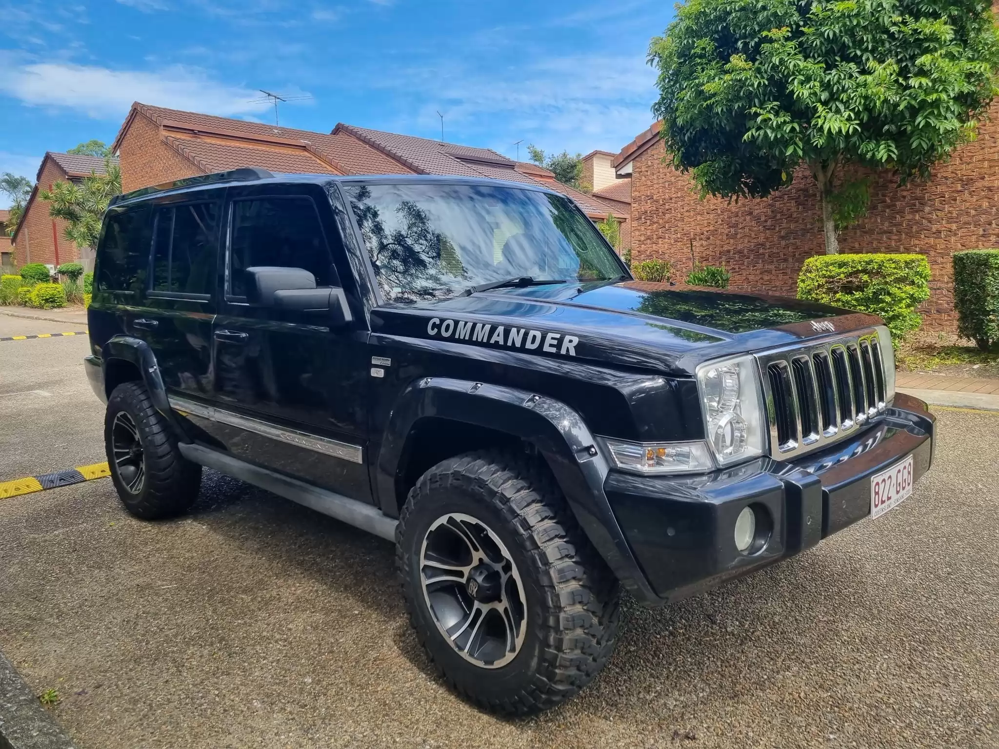 JEEP COMMANDER 7 SEATER 