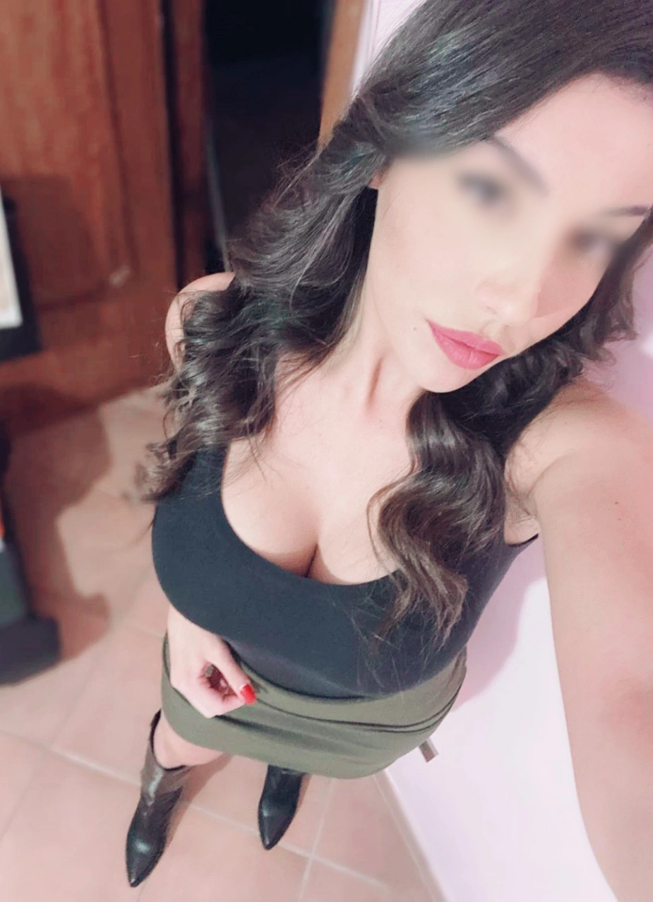 holly escorts narrabeen private escort in Narrabeen