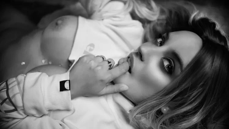 bella private escort in Sydney