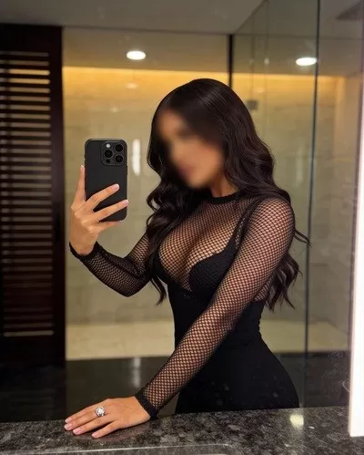 mia rossi private escort in Perth