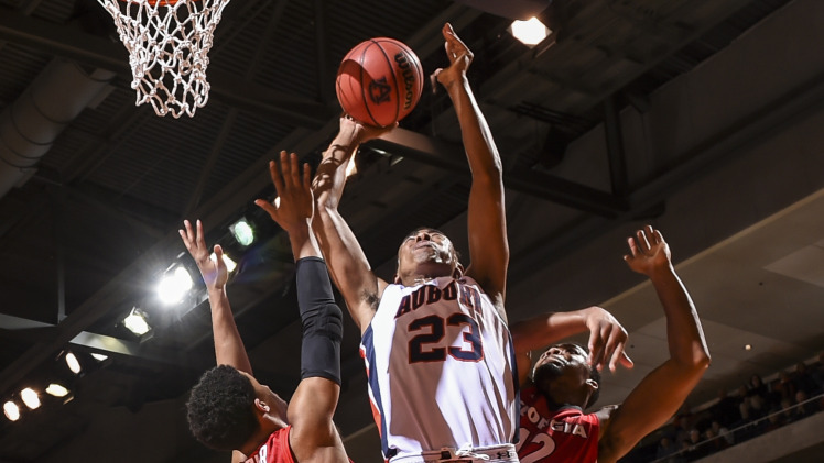 TJ Lang came up big for Auburn against Georgia