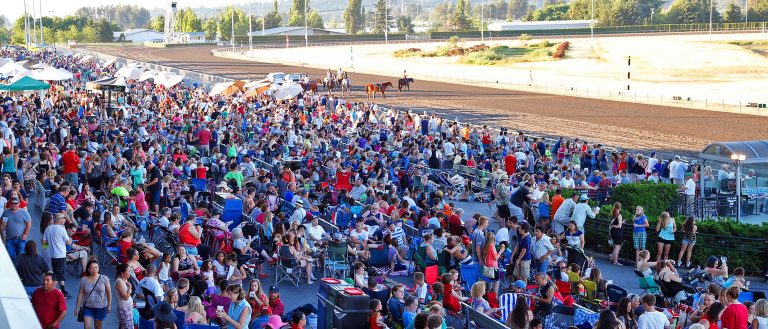 Emerald-downs-crowd-768x329