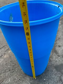 6 - 21 Gal Plastic Barrels w/ lids & lid rings - Image 4