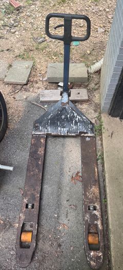 Pallet Jack - Image 1
