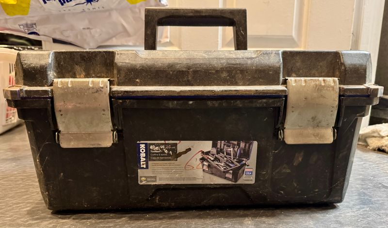 KOBALT 49Ó Tool Box - Image 1