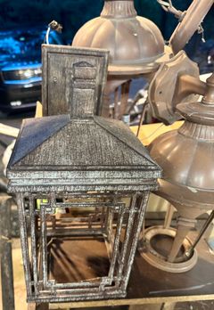 Collection of Rustic Traditional Exterior Lighting  (7 pieces 1 New in the box) - Image 3