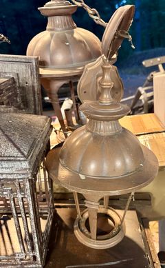 Collection of Rustic Traditional Exterior Lighting  (7 pieces 1 New in the box) - Image 4