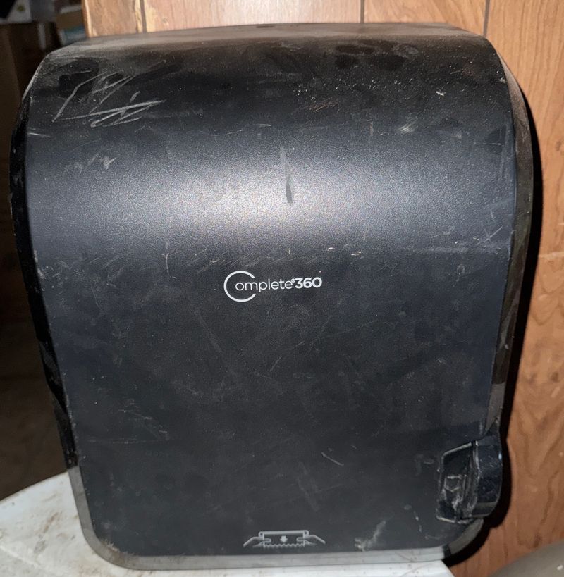 Commercial Paper Towel Dispenser - Image 1