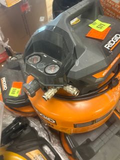 RIDGID6 Gal. 150 PSI Portable Electric Oil-Free Jobsite Pancake Air Compressor with Dual Pressure Gauges and 2-Quick Couplers - Image 6
