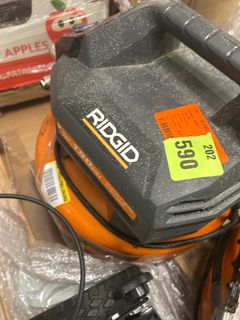 RIDGID6 Gal. 150 PSI Portable Electric Oil-Free Jobsite Pancake Air Compressor with Dual Pressure Gauges and 2-Quick Couplers - Image 6