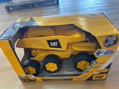 CAT Massive Mover RC Steel Dump Truck - Image 2