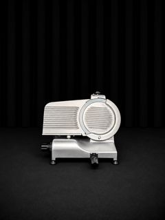 Globe G12 Commercial Food Slicer - Image 1