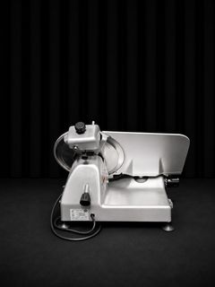Globe G12 Commercial Food Slicer - Image 3