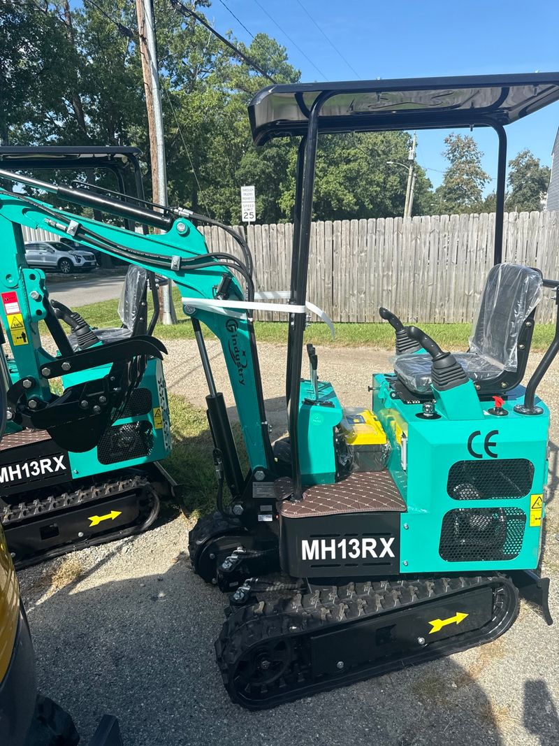 Mini excavator MH13RX - Image 1