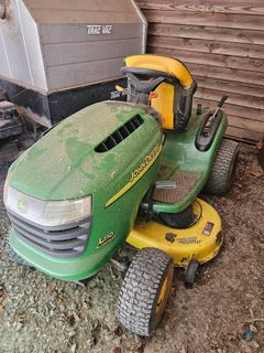 John Deere L110 Automatic Riding Mower - Image 1