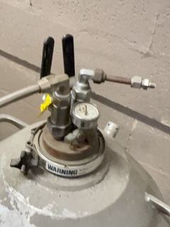 Liquid Nitrogen Tank (Empty) - Image 4