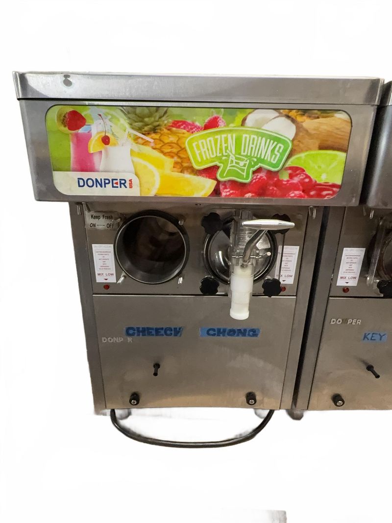 Frozen Drink Machine/Slush Dispenser - Image 1